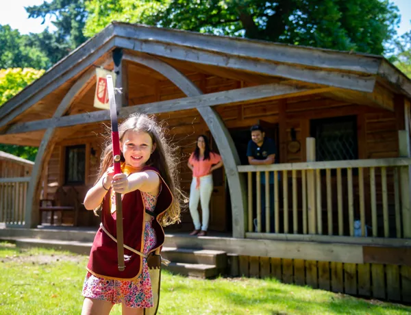 KV Lodge - girl and archery